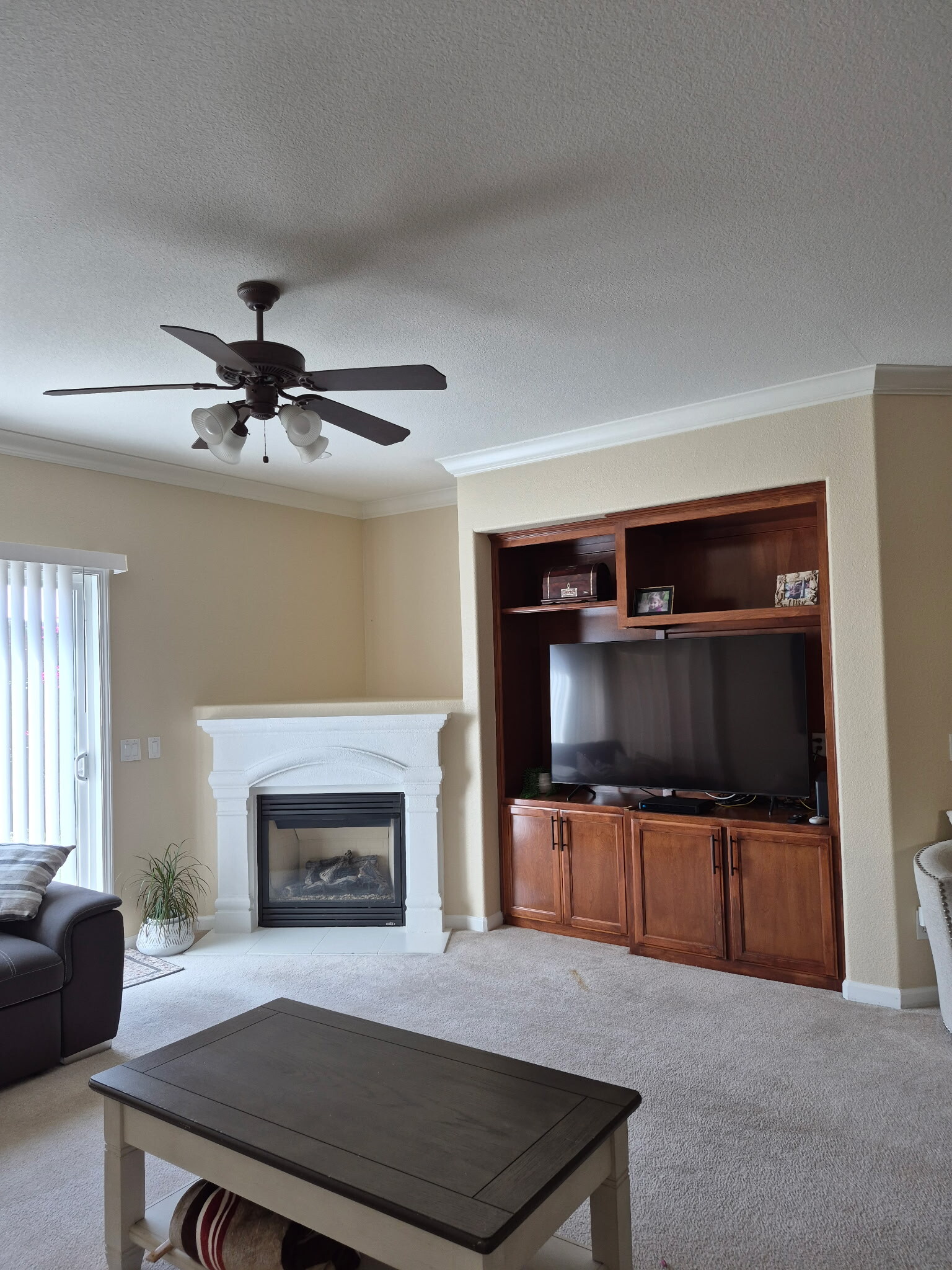 Building Photo - 3005 La Vina Cir