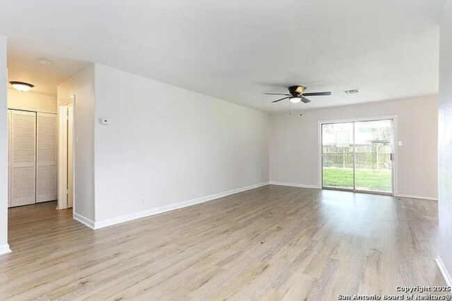 Building Photo - 3-Bedroom Home in Kirby Ready for Move-In!