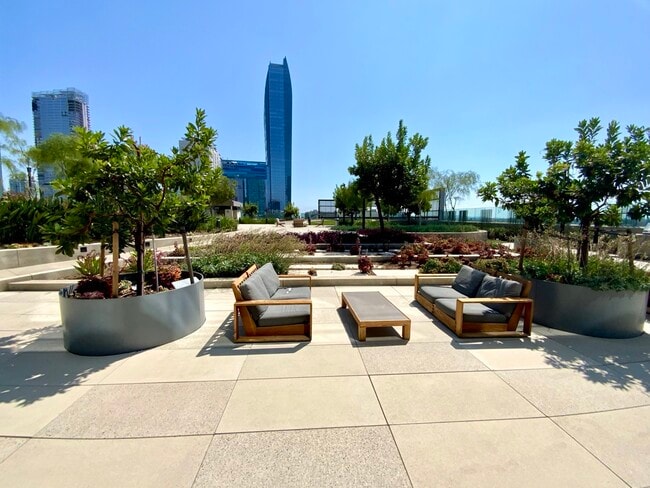 Building Photo - 889 Francisco St