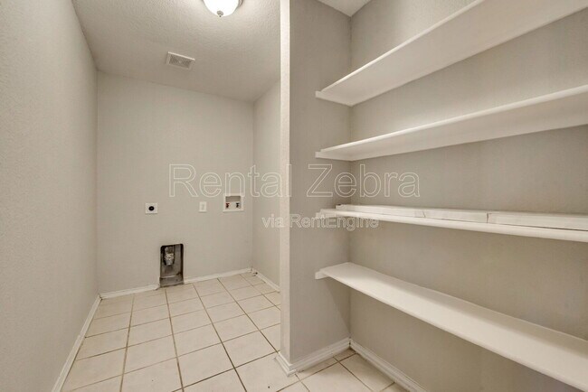 Building Photo - 1345 Castle Ridge Rd