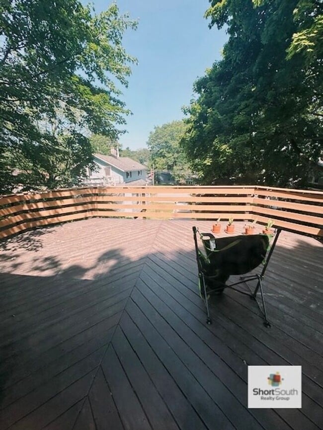 Building Photo - Fully Furnished 1.5 bath home in Muskegon ...