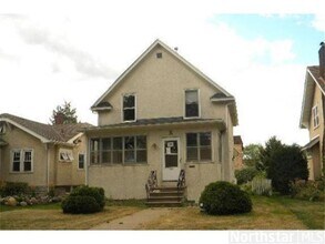 Building Photo - Beautiful 5 Bedroom Close by The U of M fo...