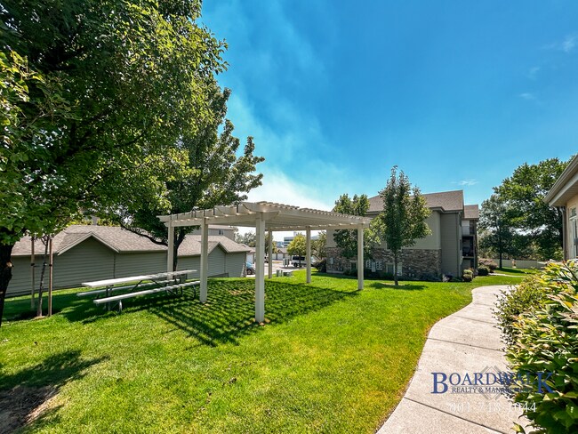 Building Photo - 1529 Westbury Way