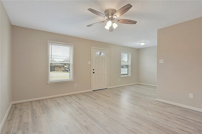 Building Photo - 805 San Benito Dr