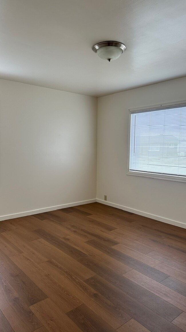 Building Photo - 3511 Albee St