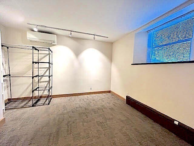 Building Photo - 12 Lawrence Rd