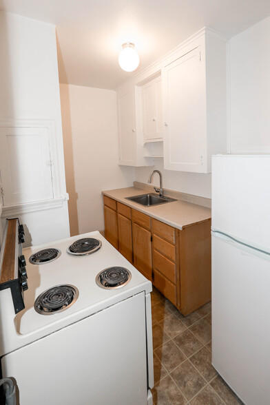 Building Photo - 740 E 300 S