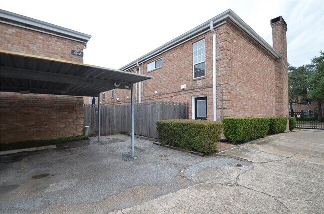 Building Photo - 6402 Del Monte Dr