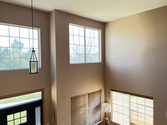 Building Photo - 2289 Grand Pointe Trail