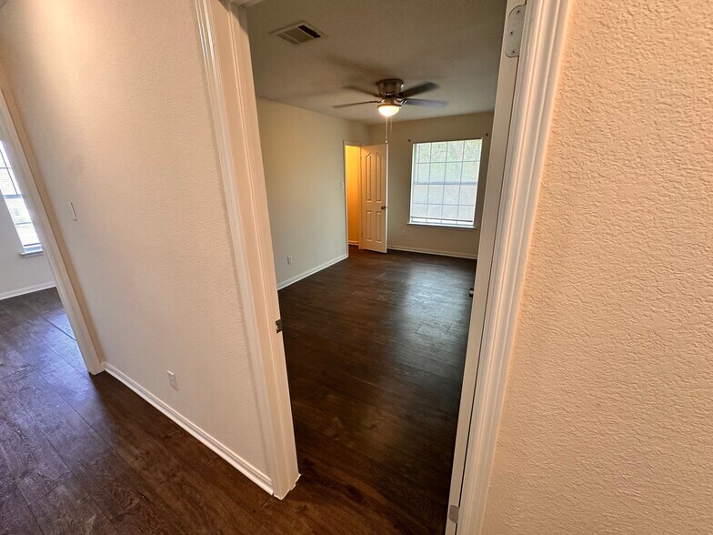 Building Photo - Room in Single Family Home on Fort Grant Dr