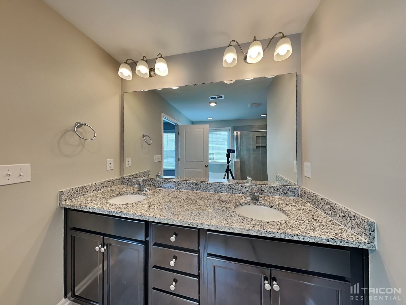 Building Photo - 3913 Norman View Dr