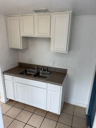 Building Photo - 572 NE Congress Ave