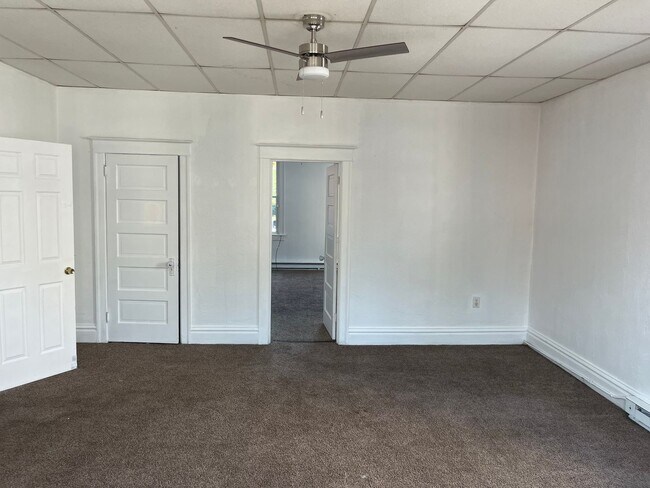 Building Photo - 415-417 W Washington St