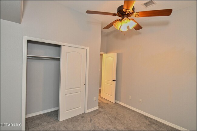 Building Photo - 11651 Dos Palmas Dr