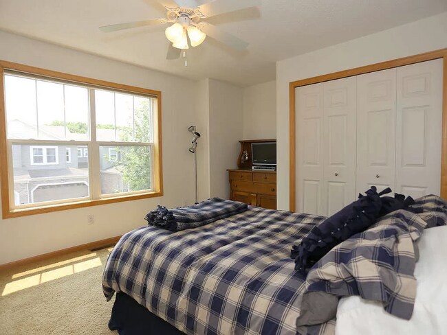 Building Photo - 9640 Independence Cir