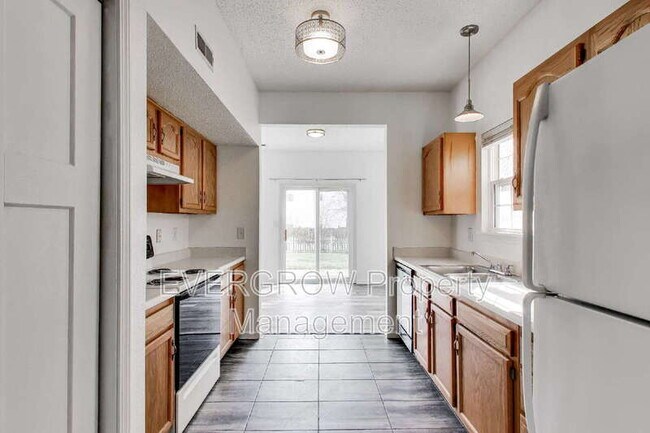 Building Photo - 7139 Kimble Dr