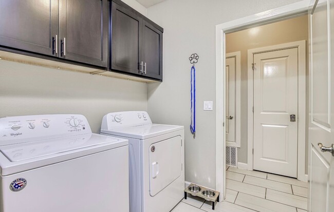 Building Photo - Eastside Beautiful 3 bed/2 baths for RENT