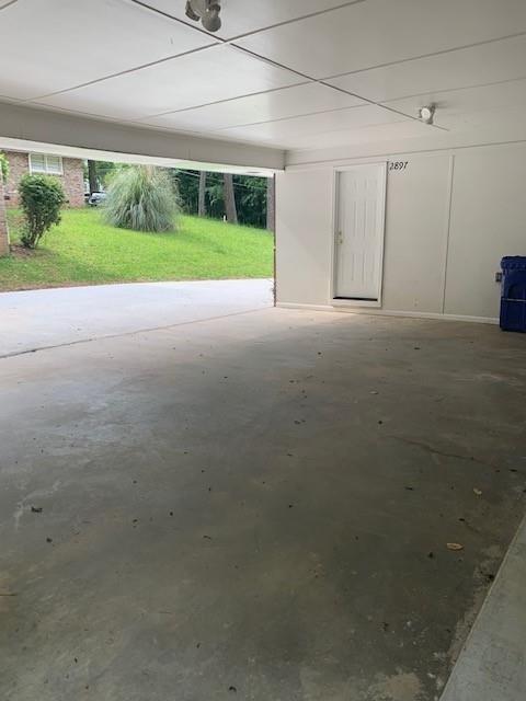 Building Photo - 2897 White Oak Dr