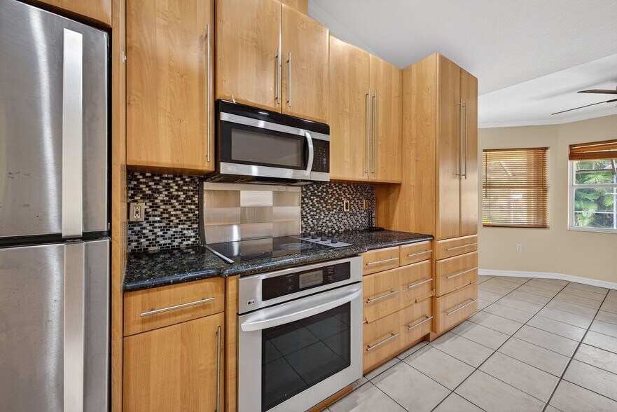 Building Photo - Charming 3-Bedroom Home with Private Pool in Buckingham Air Park