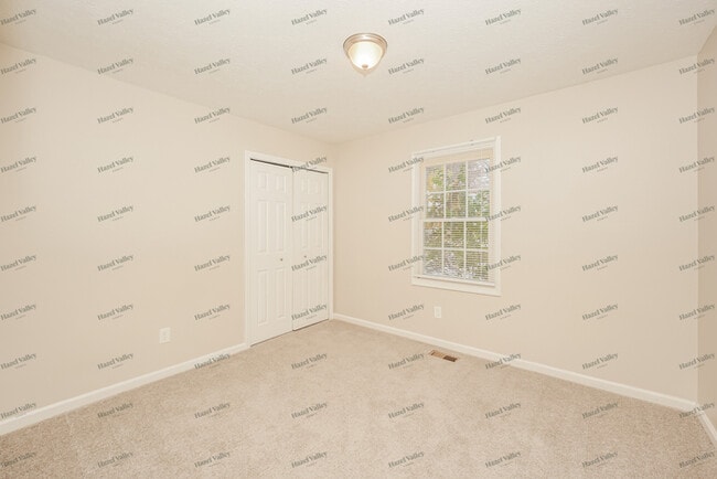 Building Photo - 15343 Sassafras Dr