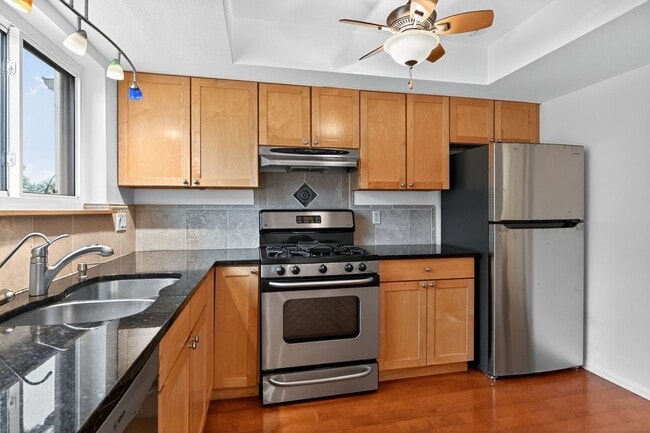 Building Photo - 770 Quince Cir