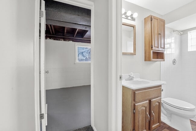 Building Photo - 4290 Norwood Dr