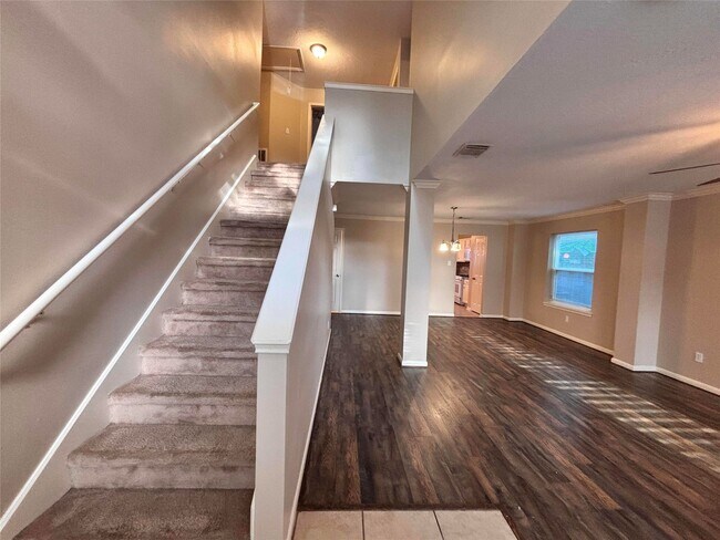 Building Photo - 8019 Carmel Cir