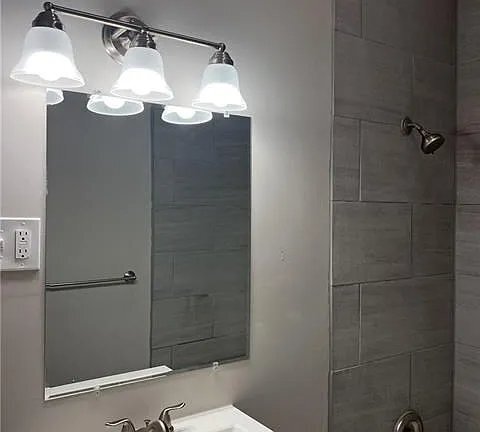 Building Photo - 1405 Columbia Ave