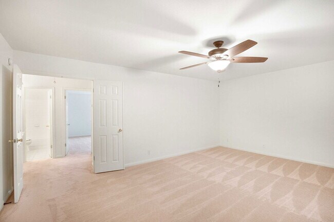 Building Photo - 2514 Crenshaw Dr