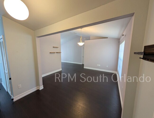 Building Photo - 3-bedroom 2-bath home in Meadow Woods