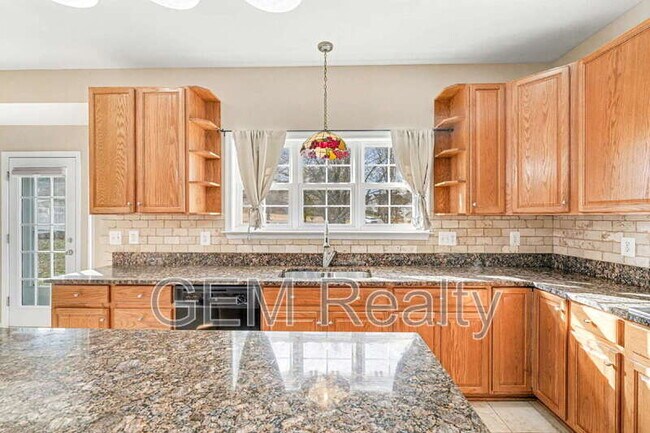 Building Photo - 9 Gallery Rd