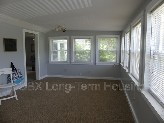 Building Photo - 111 Faris Dr