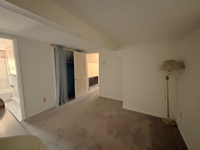 Building Photo - MOVE IN SPECIAL! 3-Bedroom Home in Parklan...