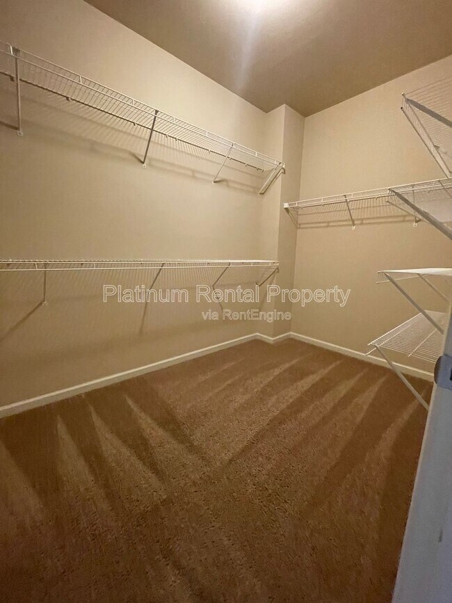 Building Photo - 5755 Rialto Way