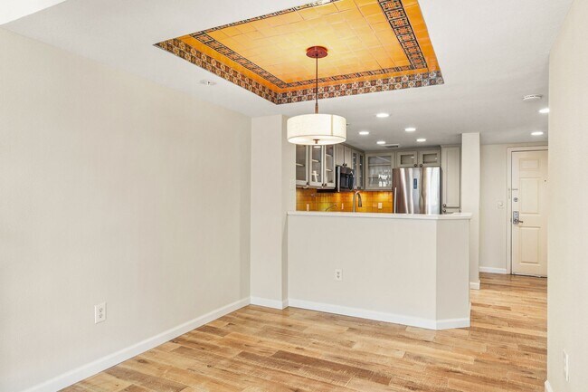 Building Photo - Penthouse 1BR + Loft w/ Bonus Room | 2 Baths | Laundry | 2 Parking | Walk to Balboa Park