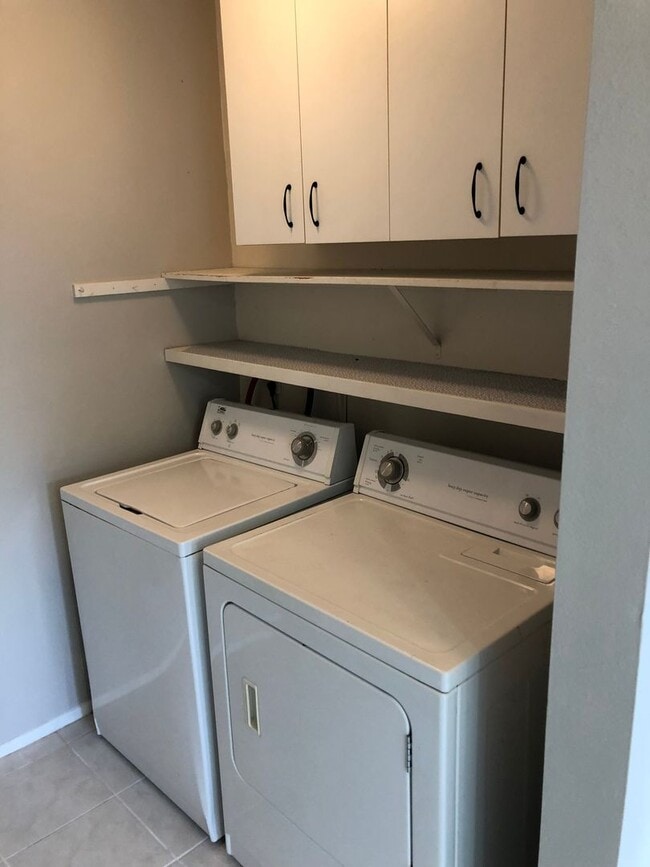 Building Photo - Wonderful 3 Bed, 1.5 Bath Upgraded Condo with Lots of Amenities