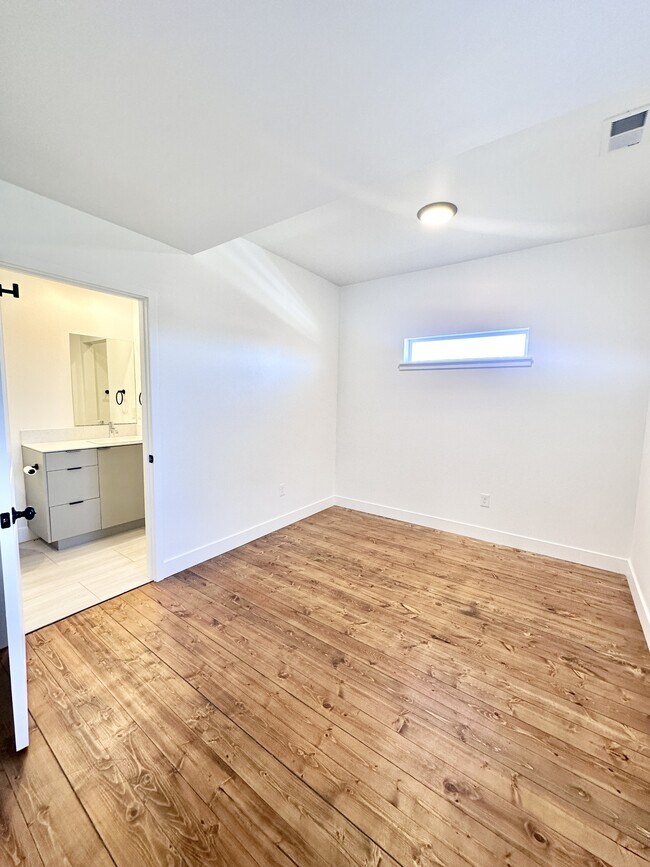 Building Photo - 4004 Blue Pine Ln