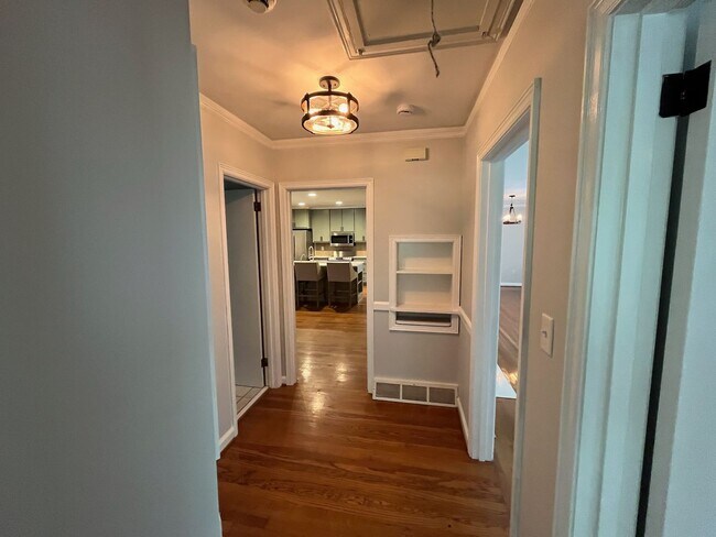Building Photo - Beautiful 4 Bedroom with 4 Baths