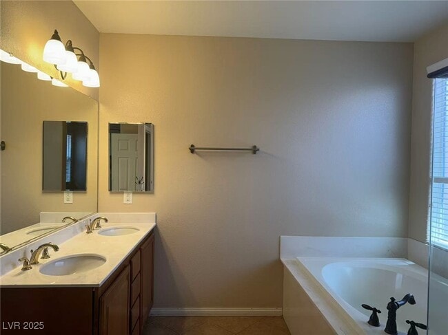 Building Photo - 9113 W Parkstone Ave