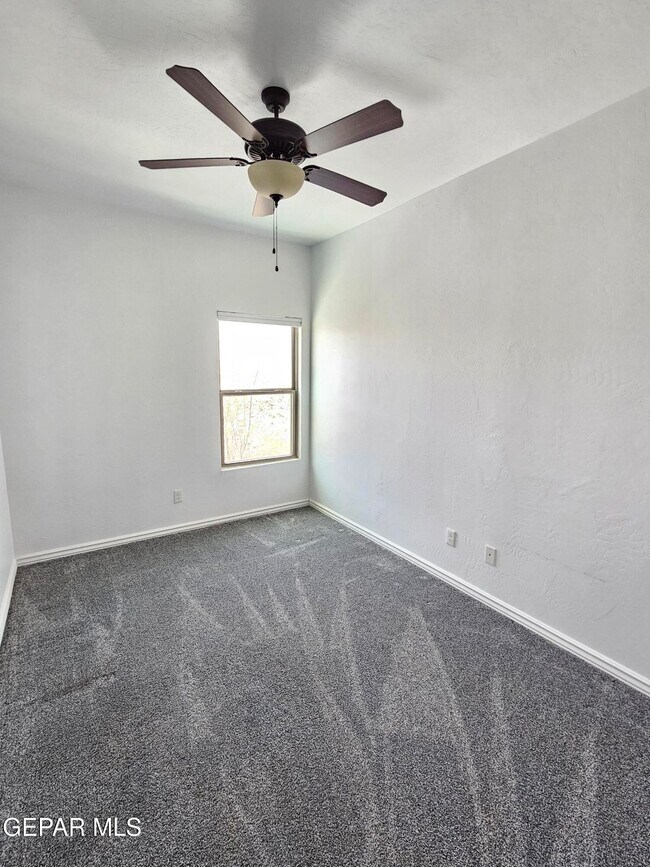 Building Photo - 704 Espada Dr