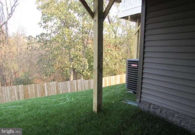 Building Photo - 1744 Scenic Lp