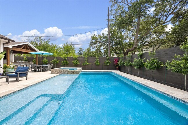 Building Photo - 1519 Richelieu Ln