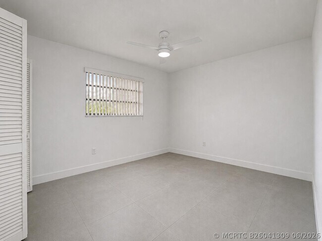 Building Photo - 2152 SW 72nd Ave