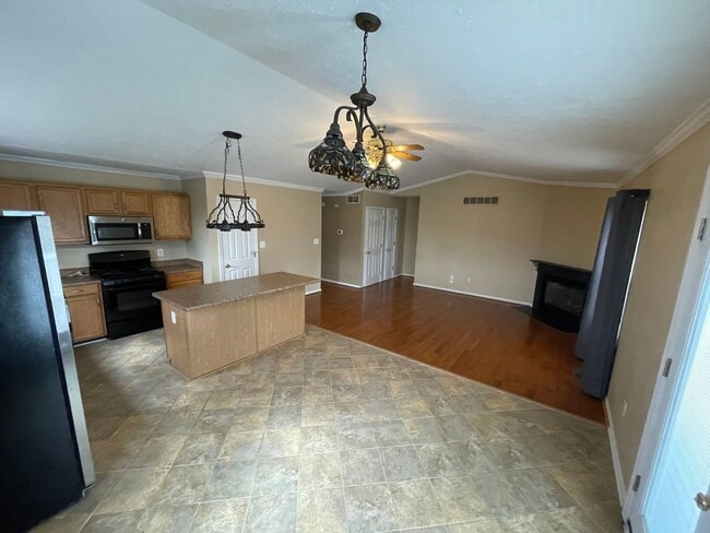 Building Photo - Coming soon! Cozy 3 Bedroom Near the Water!