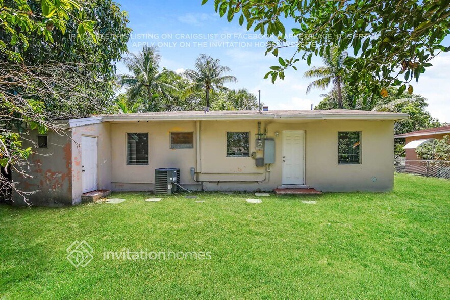 Building Photo - 16049 NE 9th Ct
