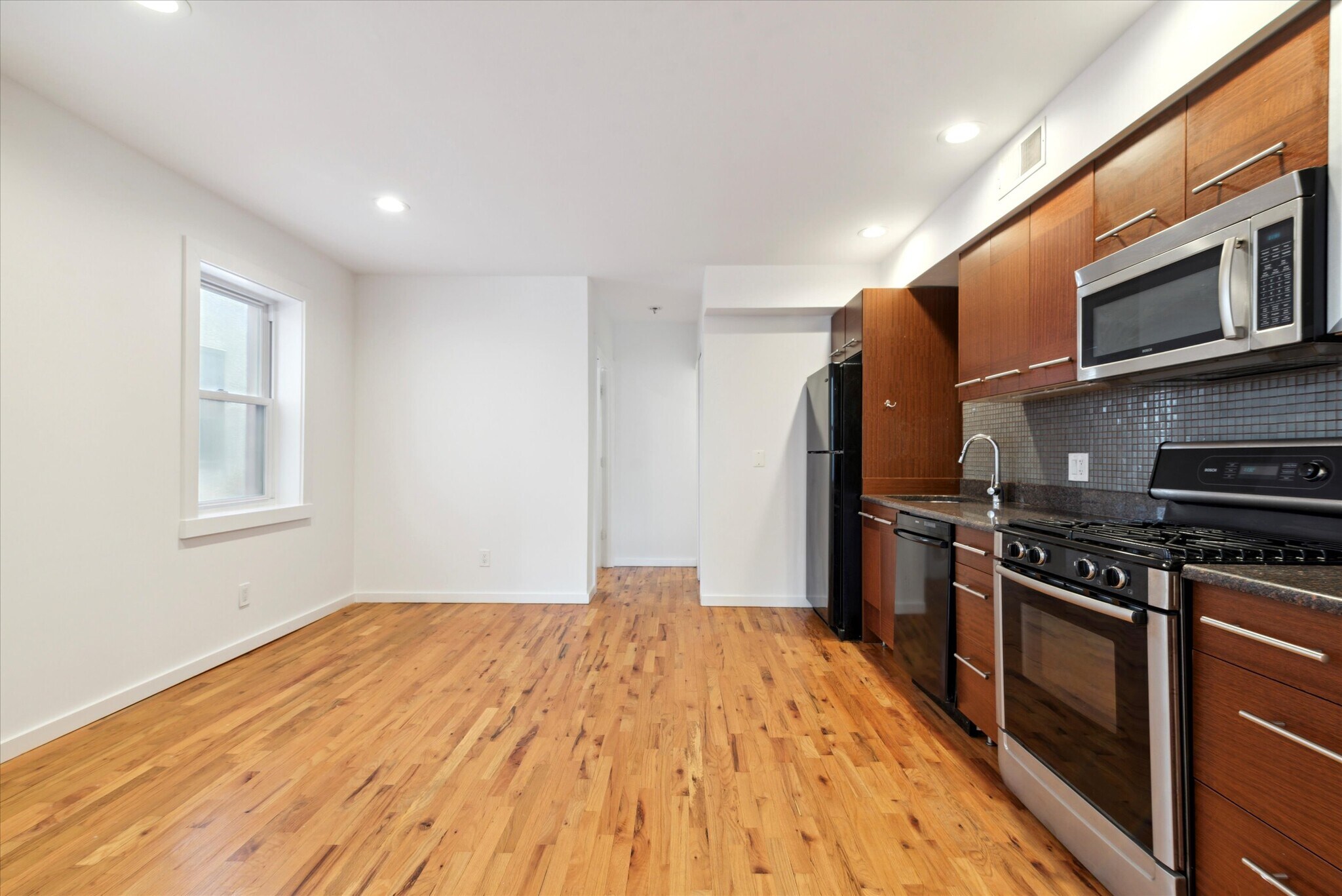 Building Photo - 1432 N Cadwallader St