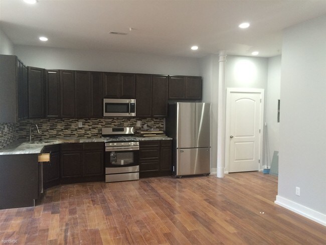 Building Photo - 2 br, 2 bath Apartment - The Sheba #5