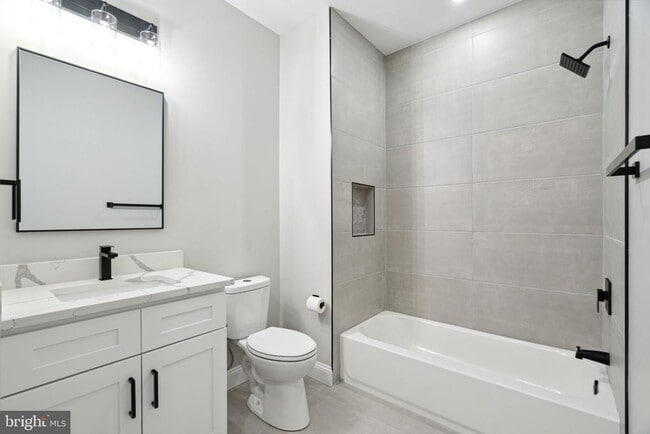 Building Photo - 48 Evergreen Ln