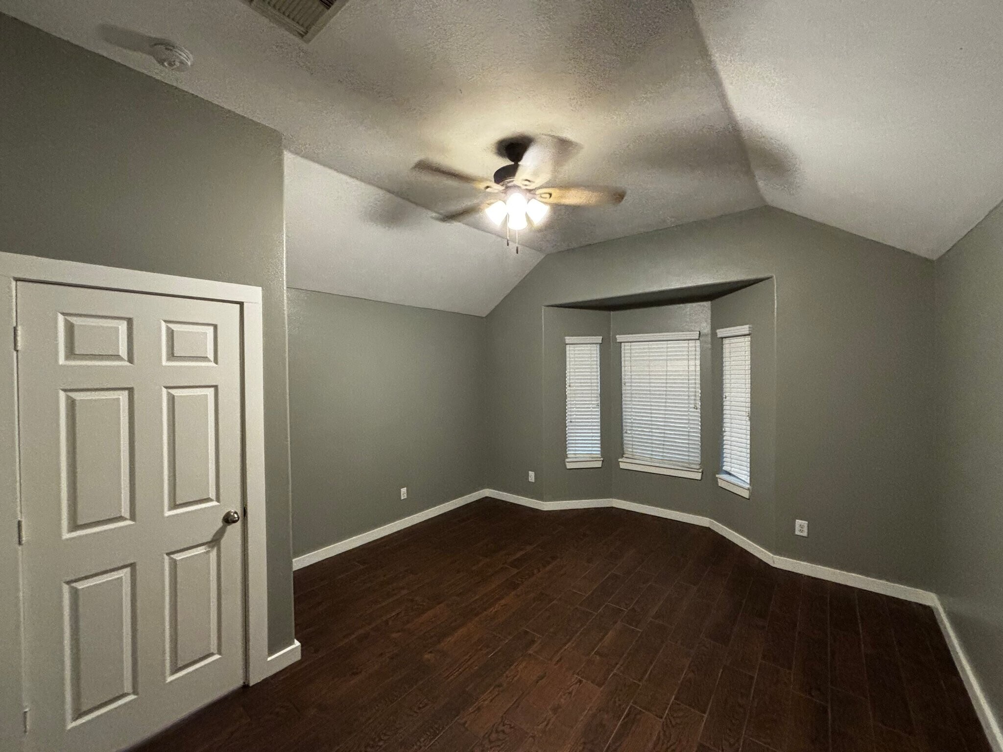 Building Photo - 4623 Village Park Dr