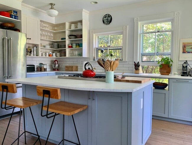 Building Photo - 81 Hampton St